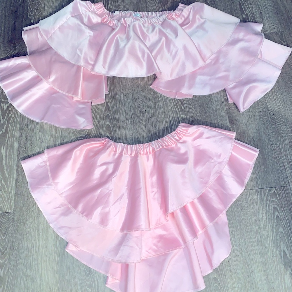 House of fleek truffle two piece set. Worn once. In great condition